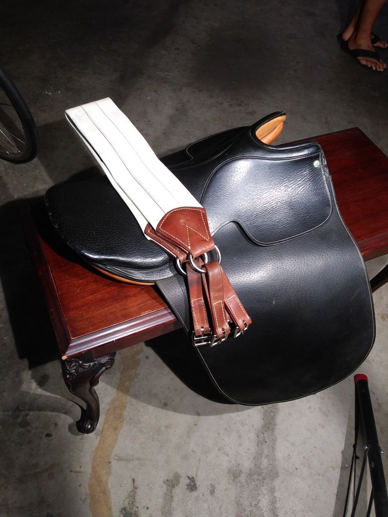 Whitman English saddle