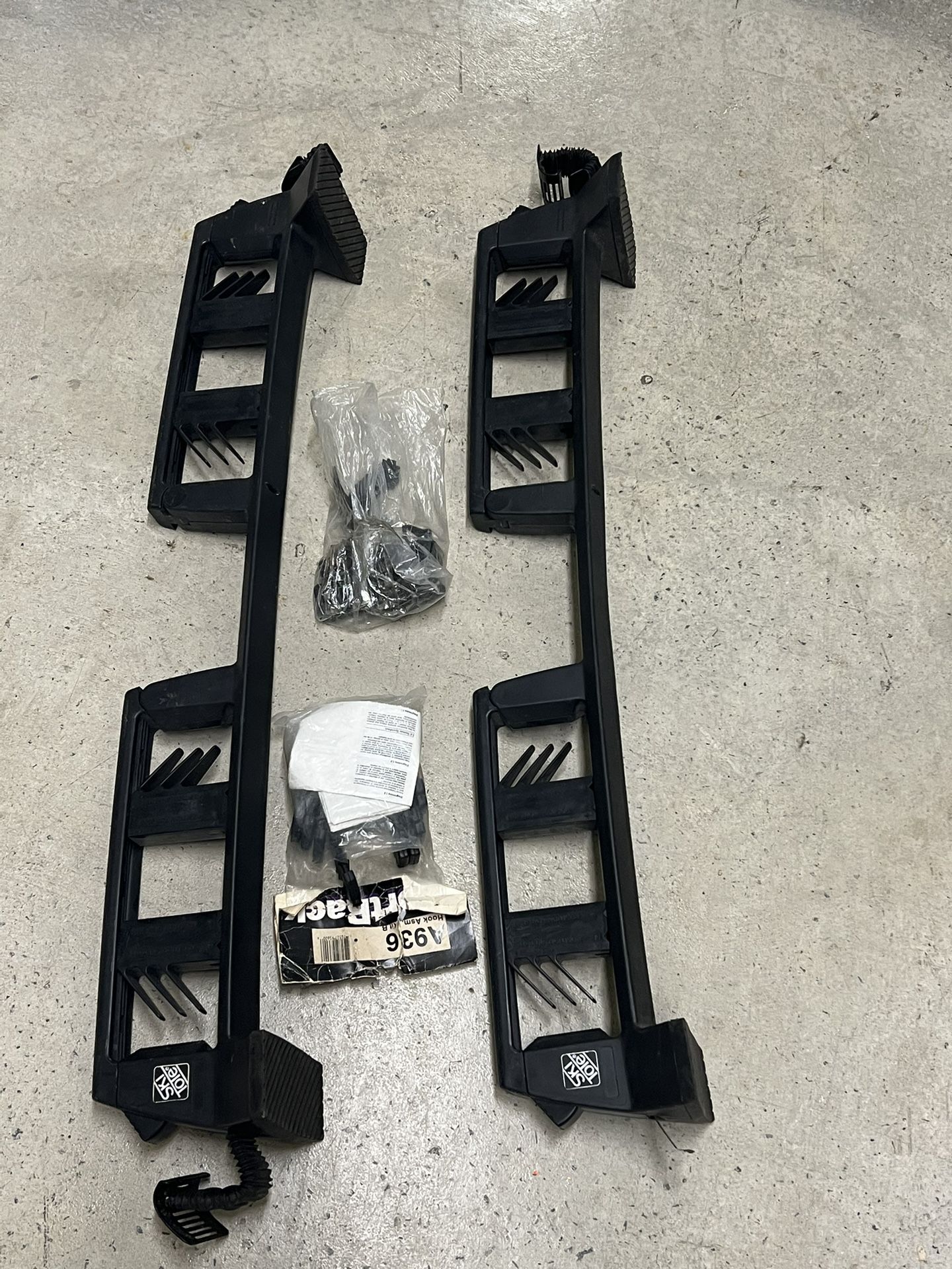 SKI TOTE LADDER RACK , LOCK AND SECURE