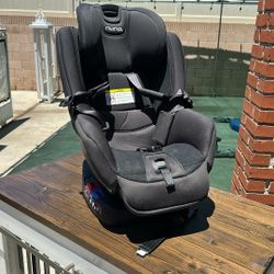 Nuna  Rava Car Seat 