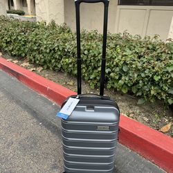 NEW Samsonite Omni 2 Carry-On Spinner, 22” Charcoal Gray, USB Port