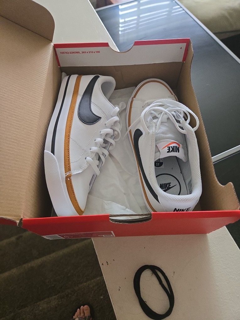 Nike Court 5y