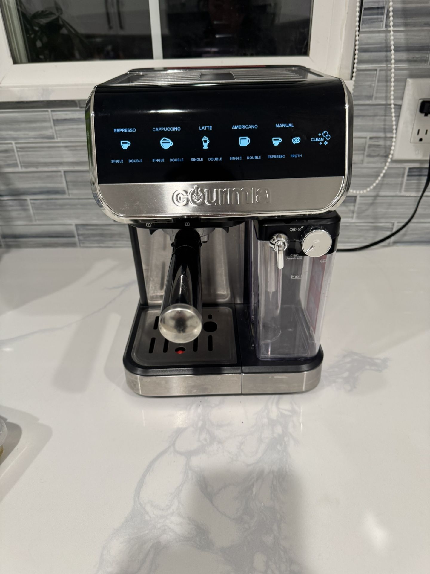 Gourmia Espresso 15-Bar, 4-Cup Stainless Steel Automatic Espresso Machine