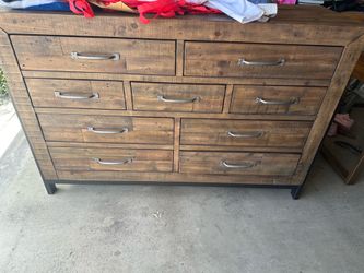 Cal King Bedroom Set