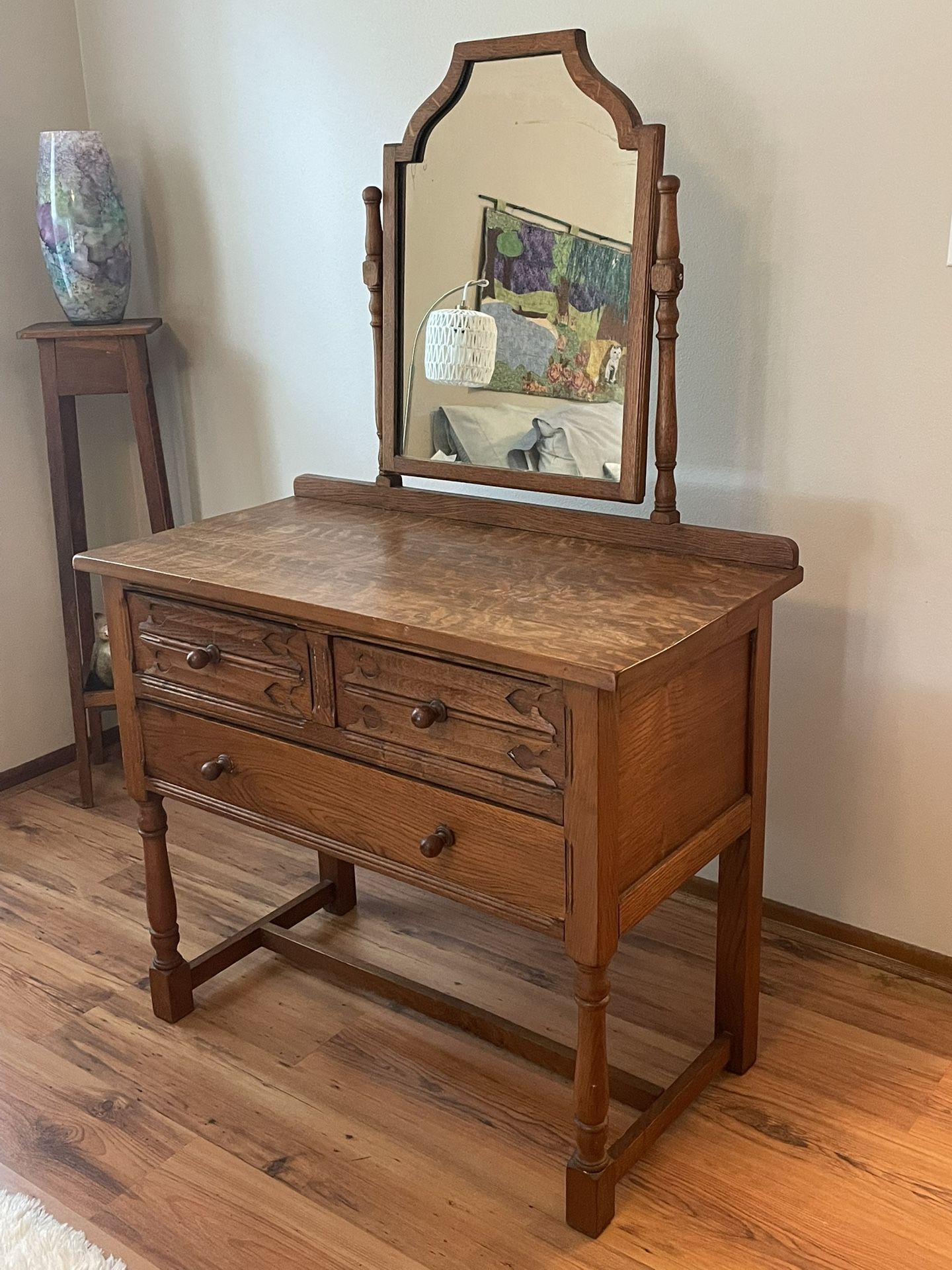 👉🏼 Vintage Solid Oak Vanity with Mirror – Gorgeous Tiger Oak Grain