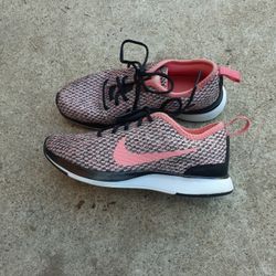 nike size 1Y 
