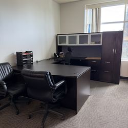 Executive Office Desk Set with Cabinets – Modern Professional Desk