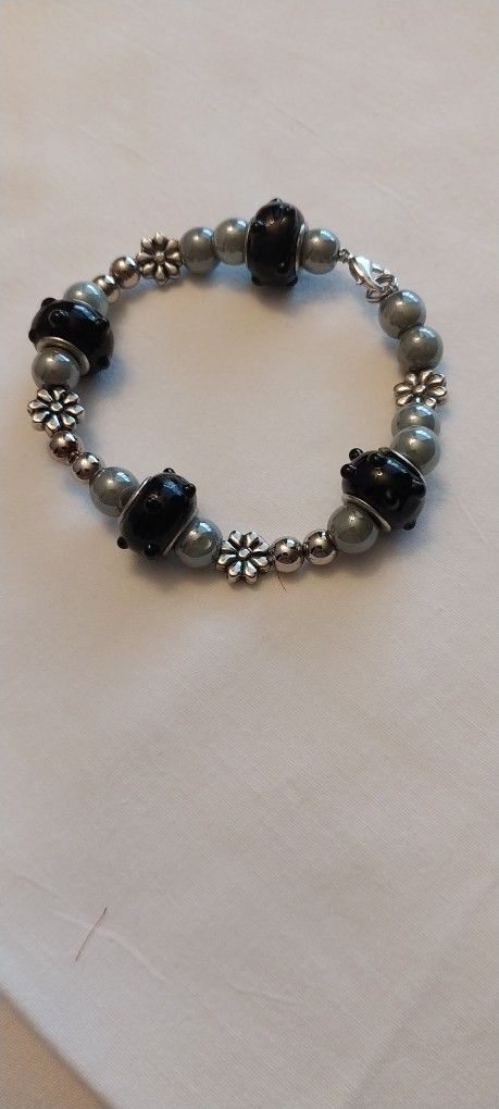 Bracelet In Diferent Materials For Women