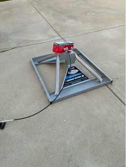 ANDERSEN HITCH .LIKE NEW CONDITION