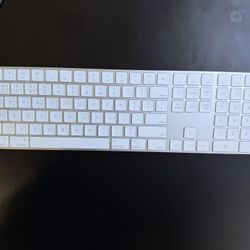 Apple Magic Keyboard with Numeric Keypad (Model A1843) – Excellent Condition