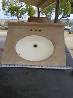 Vanity mirror top. FREE, in oceanside