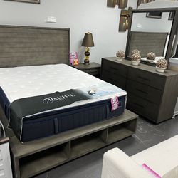 SOLID WOOD QUEEN BED DRESSER MIRROR WITH FREE NIGHTSTAND  RETAILS $3999 NOW 75% OFF !!!*** OFFER ENDS 05/31