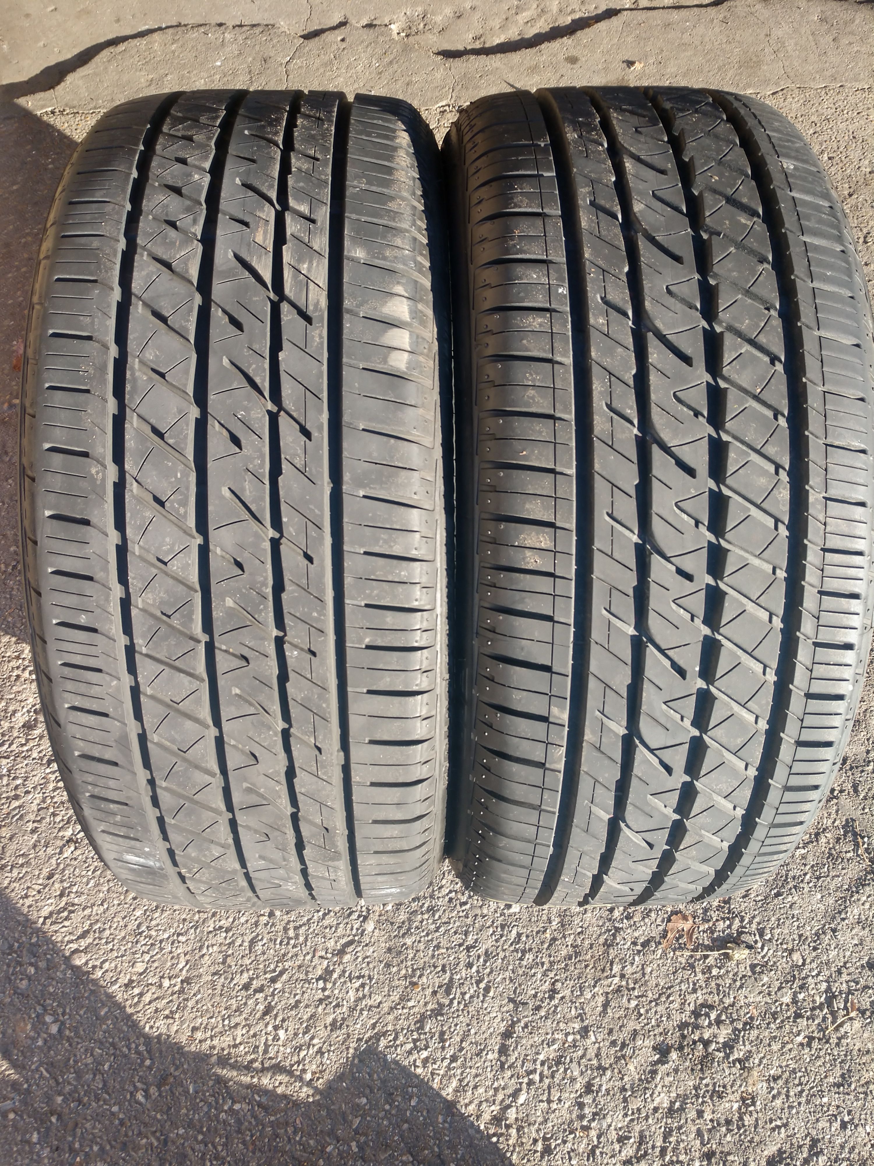 245/40/19 Bridgestone tires 90% tread left