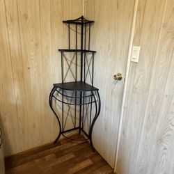 Black Rod Iron 4 Tier corner shelf 22 x 17 x 64  