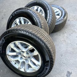 New 18" Inch Oem Chevy Silverado Tahoe Suburban Wheels Rims 6x139.7 6x5.5 Michelin 265/65/18 Hablo Español