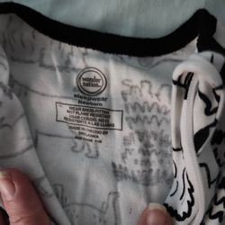 Fitted and footed onsie, double zipper