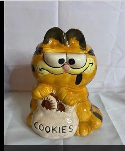 Garfield cookie jar