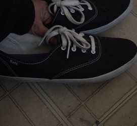 Navy blue keds
