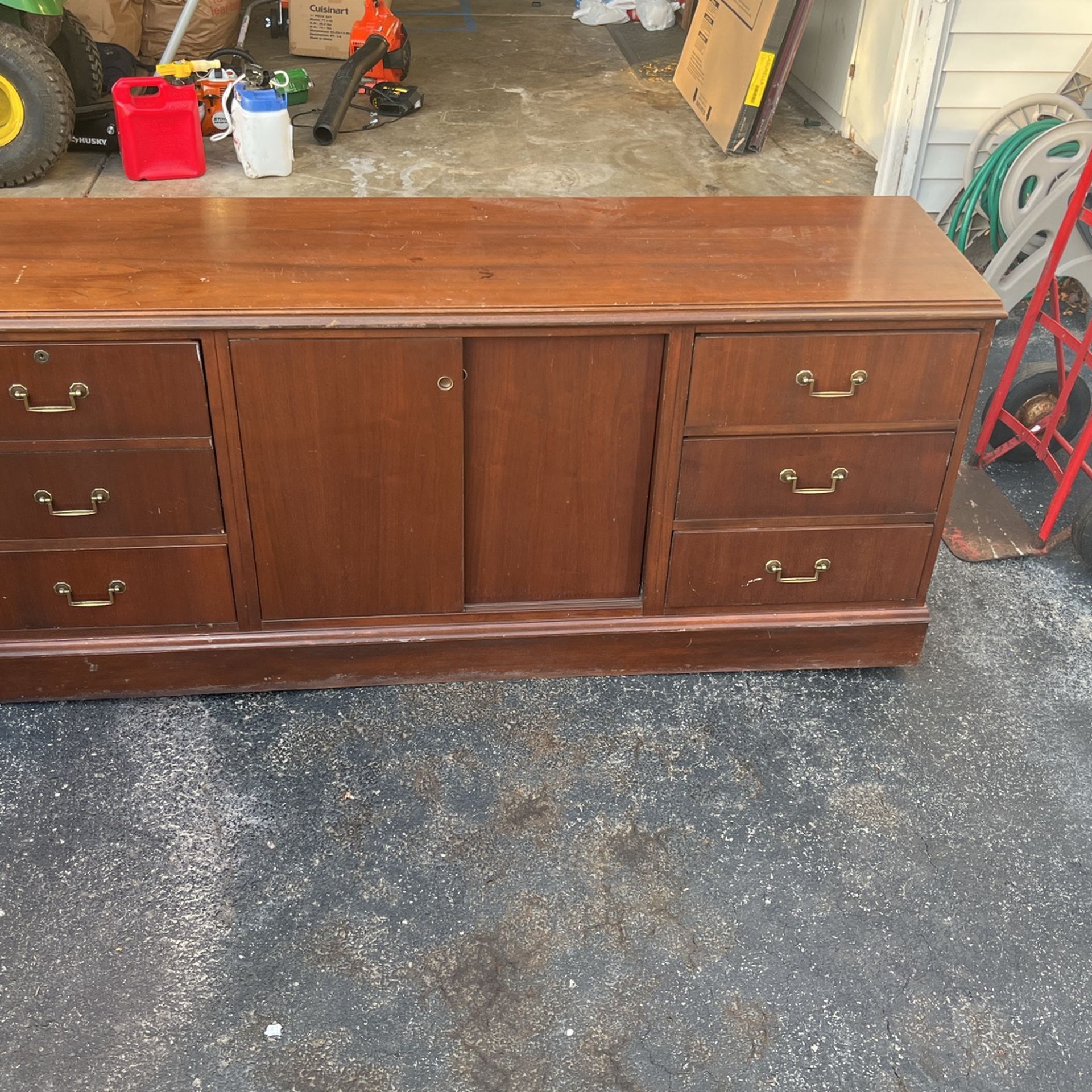 Long Dresser