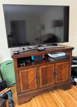 50” Samsung 6 Series TV with stand