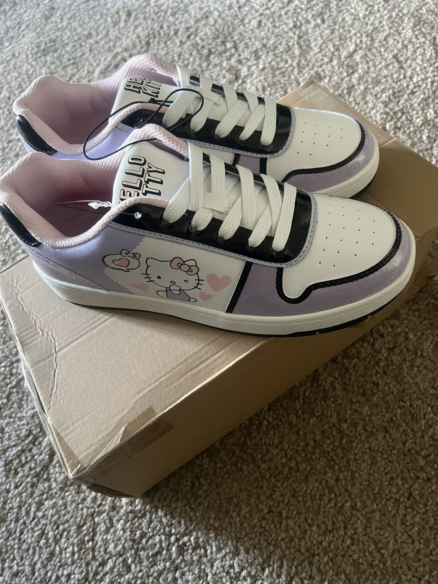 TENNIS SHOES WOMENS HELLO KITTY