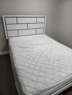 Queen size bed