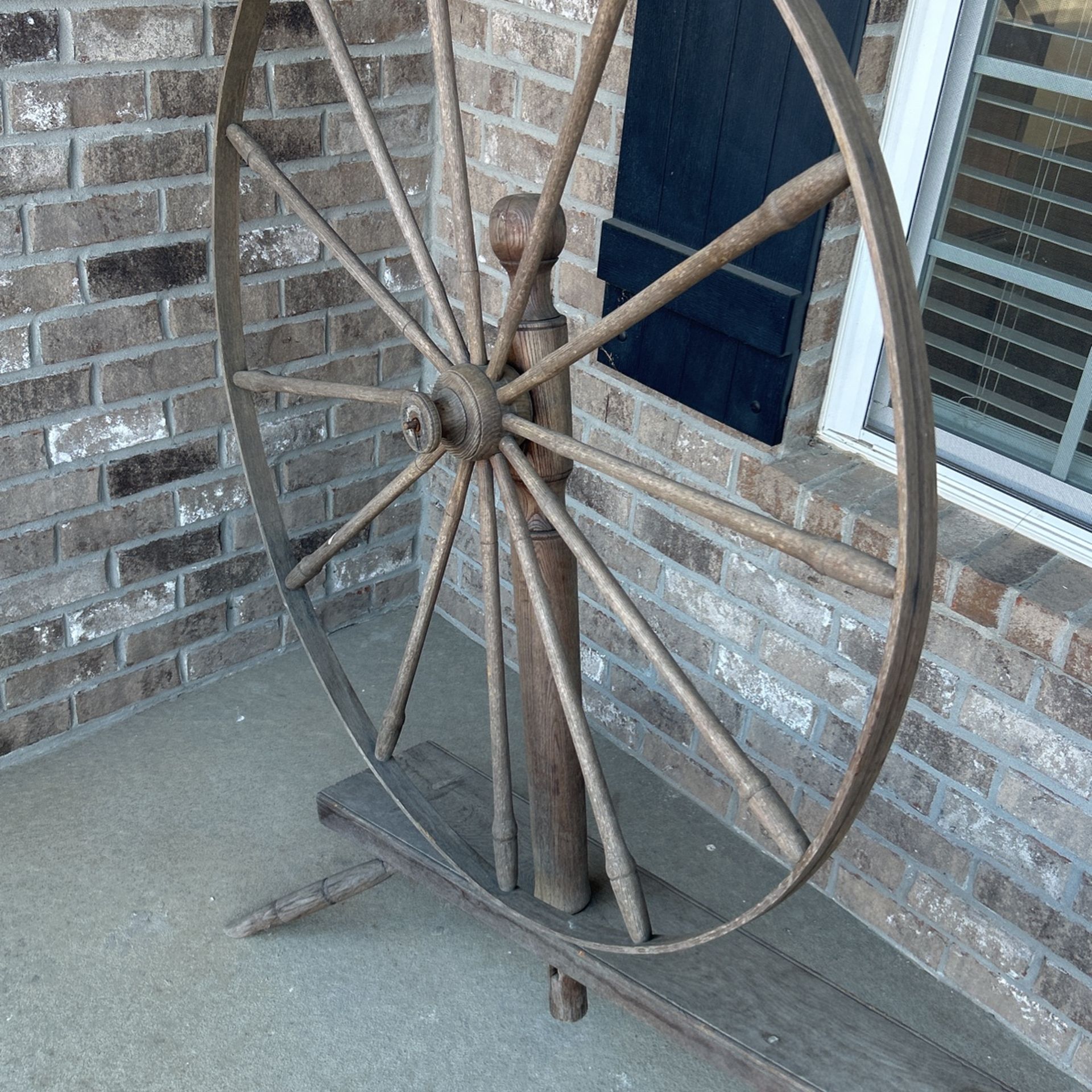 Old World Spinning Wheel