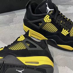 Air Jordan 4 Retro "Thunder" - Size 11 (Men's)