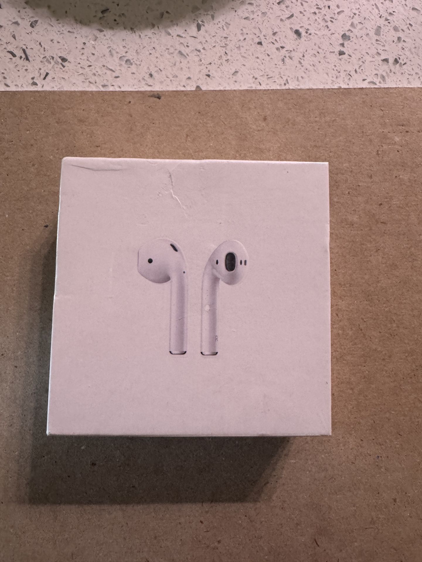 2nd Generation Apple AirPods With Wireless Charger Case