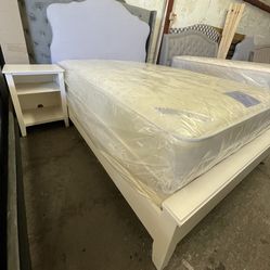 Full Bed With Dresser (no Mattress )