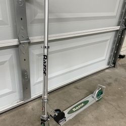 Razor A3 Kick Scooter for Kids