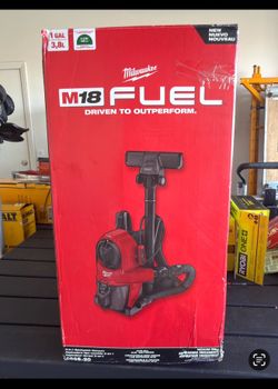 Milwaukee M18 FUEL Backpack Vacuum