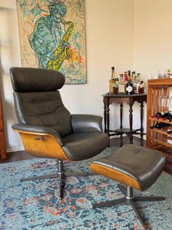 Gorgeous Leather Recliner