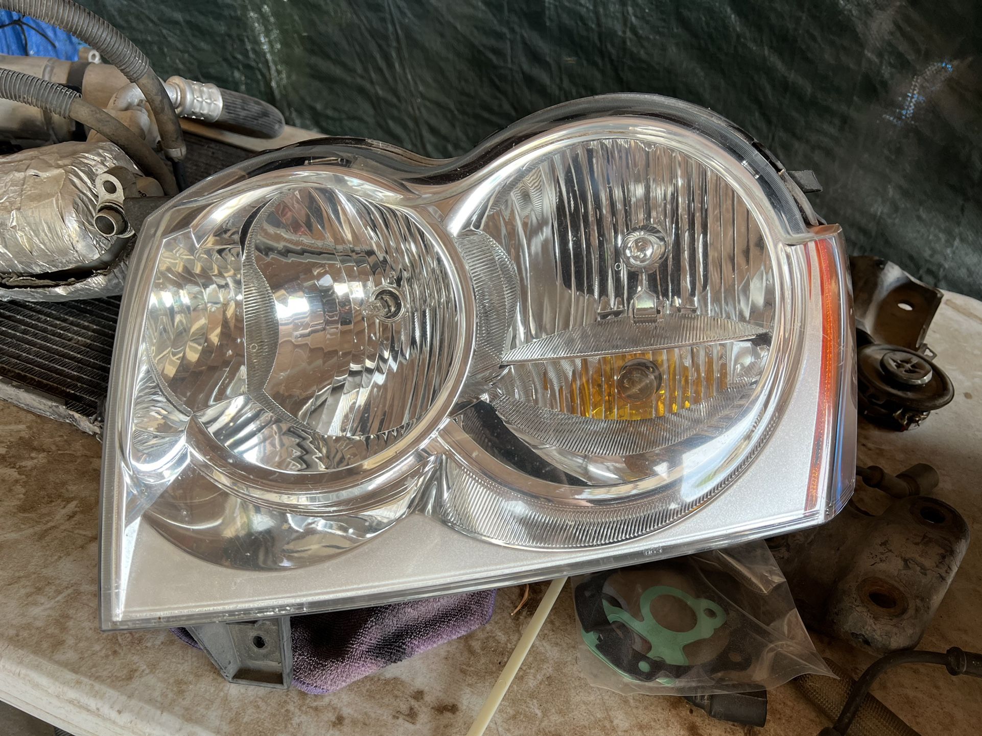 Jeep 06-11 Driver Headlight