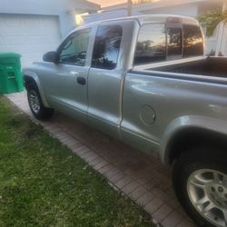 2004 Dodge Dakota