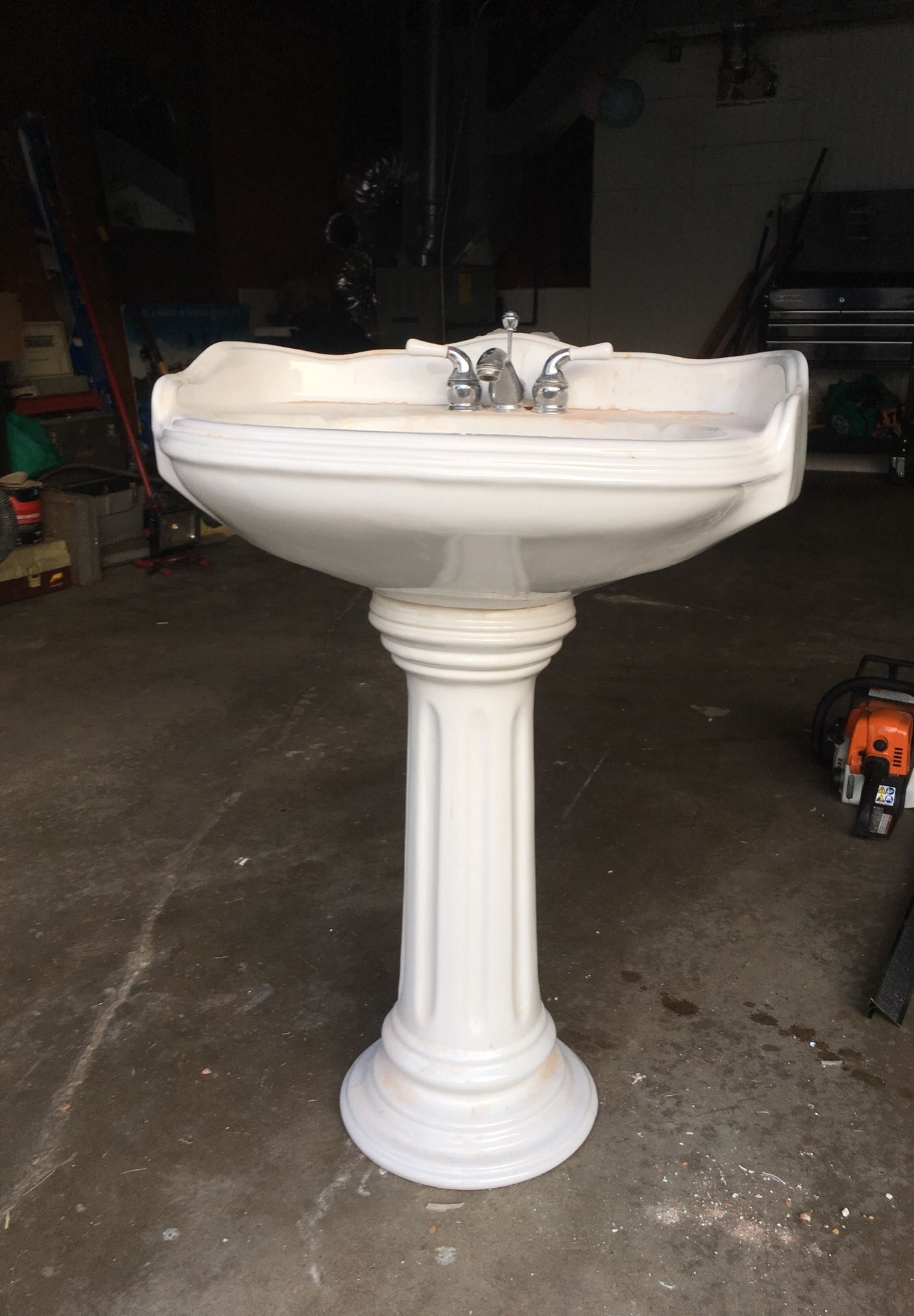 orion 53049 pedestal sink perfect condition