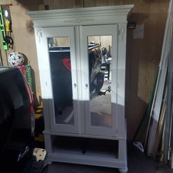 Beautiful Armoire 44"x 75" x22"