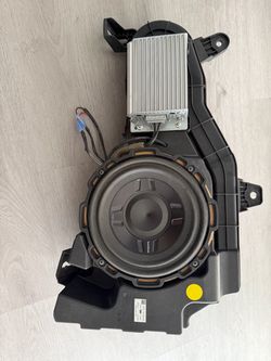 21-26 Ford Bronco 4door factory amp and sub box with upgraded Rockford Fosgate sub
