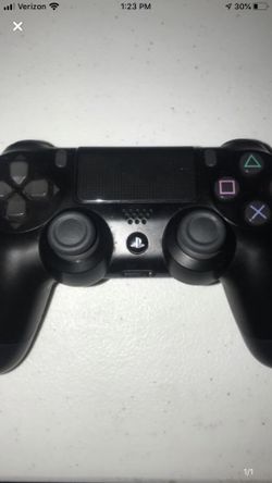 PS4 controller