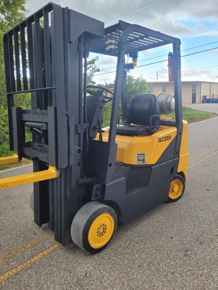 Forklift 