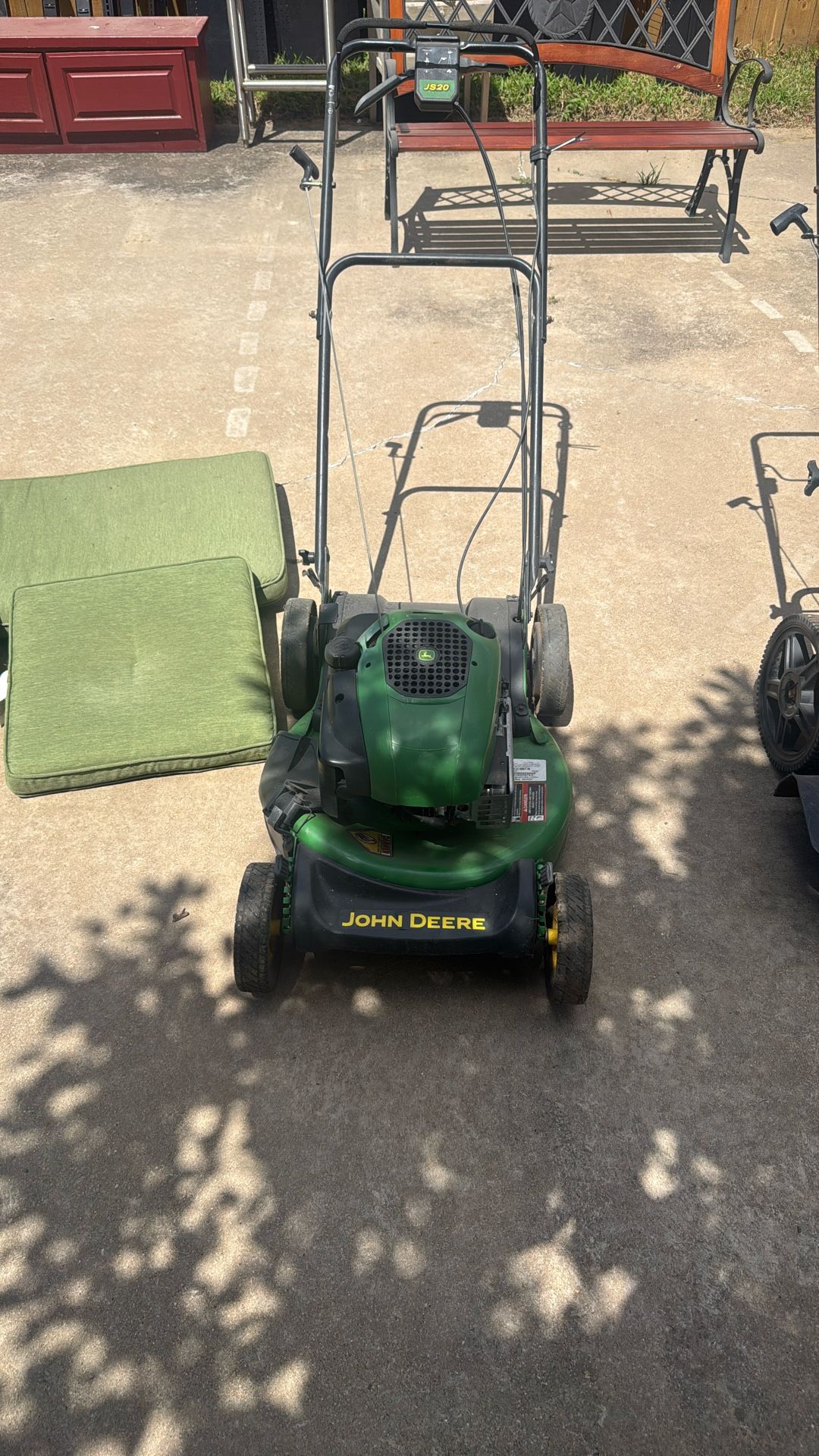 John Deere Js20