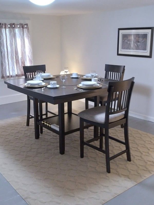 SOLID WOOD DINING TABLE - MUST SELL THIS WEEKEND