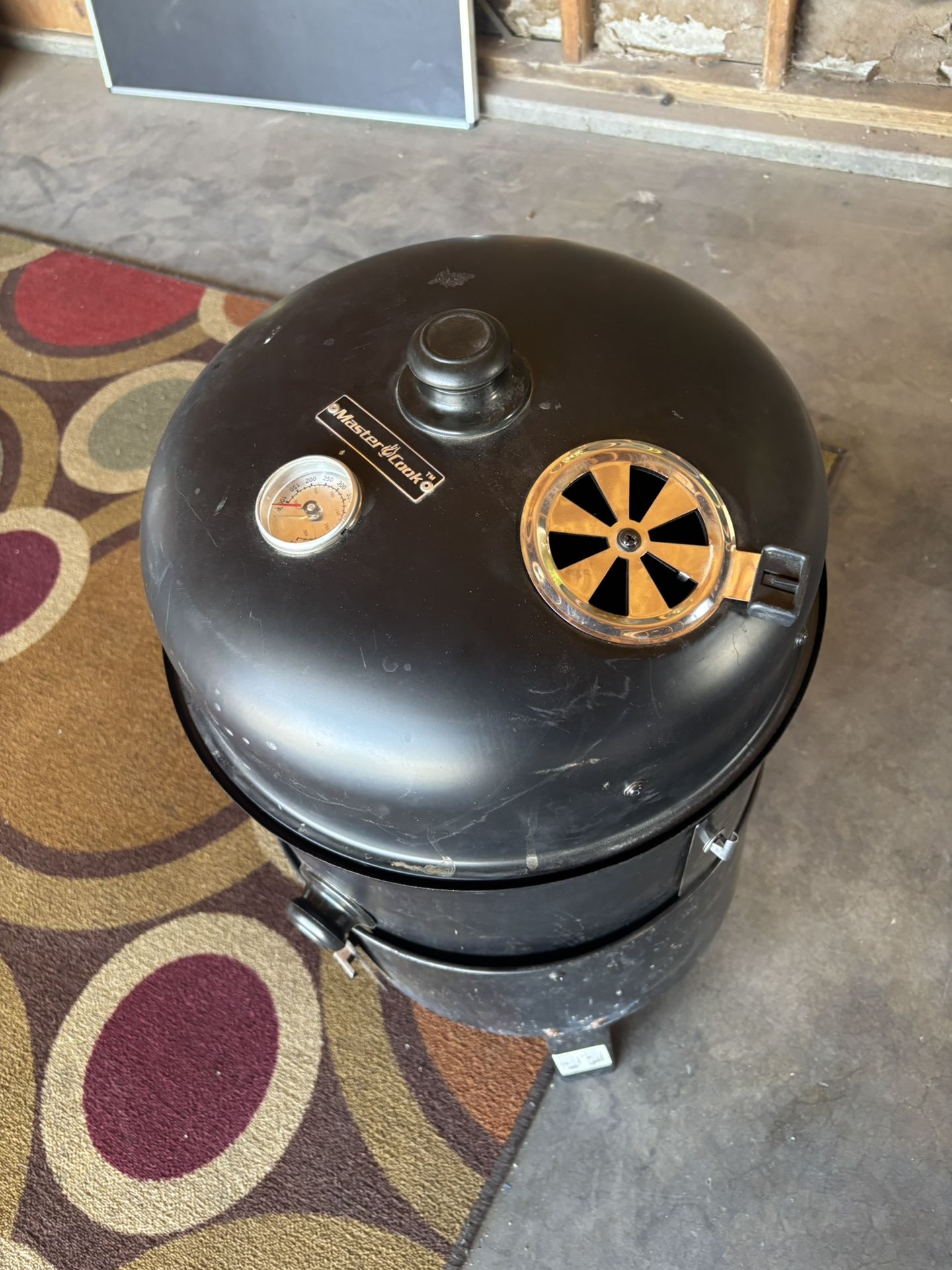 Bbq Grill & Smoker