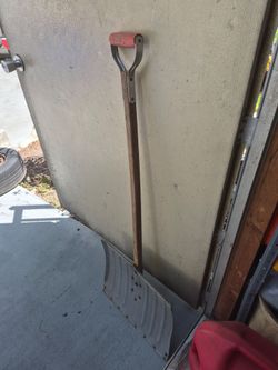 Hand  large shovel