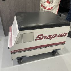 Snap on rolling bench/tool cart