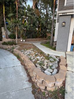 Retaining wall bricks