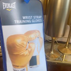 EVERLAST BOXING GLOVES