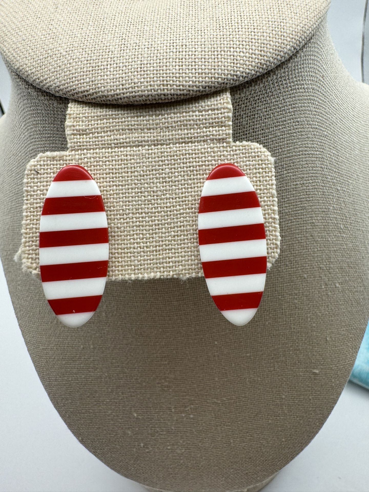 🇺🇸 Vintage Costume Jewelry Red And White Striped Earrings 1 1/4 Inches