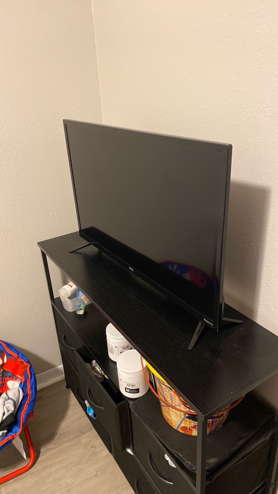 Onn 32in Flat Screen Roku