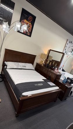 4Pc Queen Bedroom Set