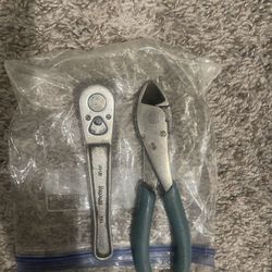 Snap on tools 3/8 ratchet and pliers